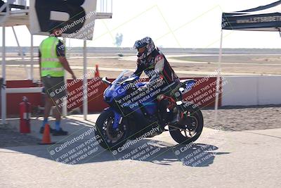 media/Nov-03-2025-Lets Ride (Mon) [[4d74c1c4d3]]/B Group/Grid/